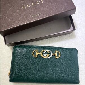 Authentic Gucci Zumi  Green Leather Wallet